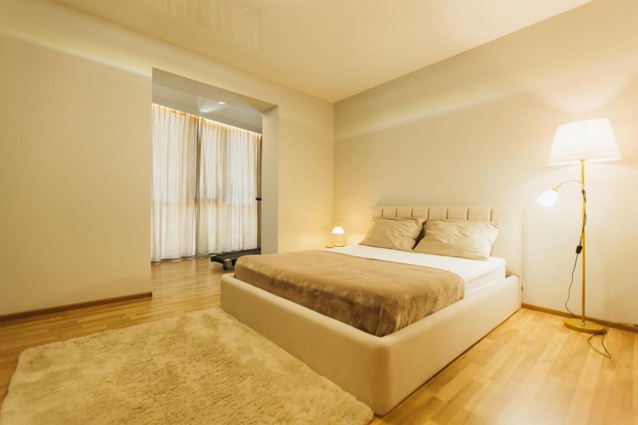Atlant Luxury Big Family Apart On Golovna З Двома Окремими Спальнями Навпроти Тц Депот Безконтактне Заселення Chernivtsi Exterior foto